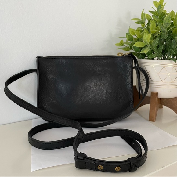 Madewell Handbags - Madewell The Simple Pouch Belt Bag